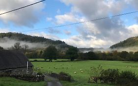 Tyddyn Bach Barn